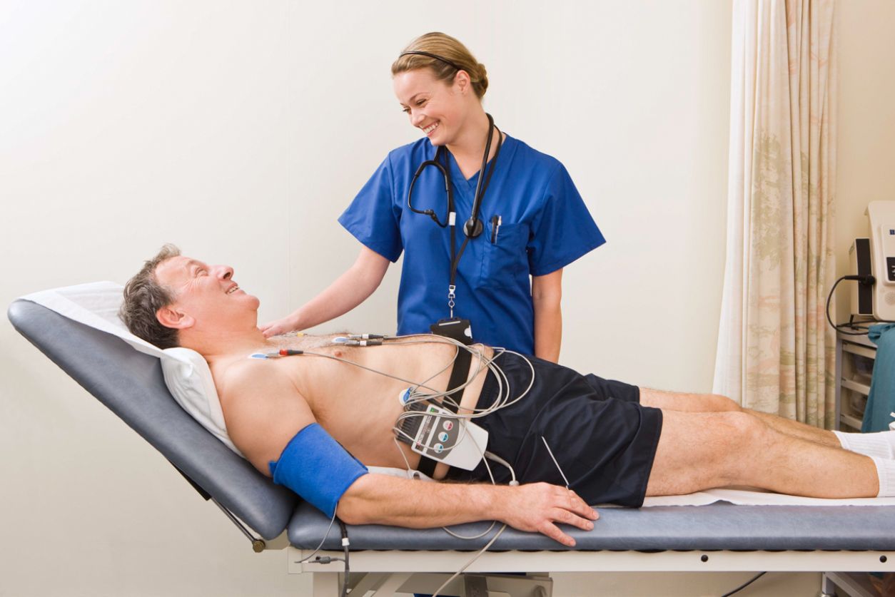 EKG Tech – A Complete Career Guide for Aspiring Electrocardiograph Technicians